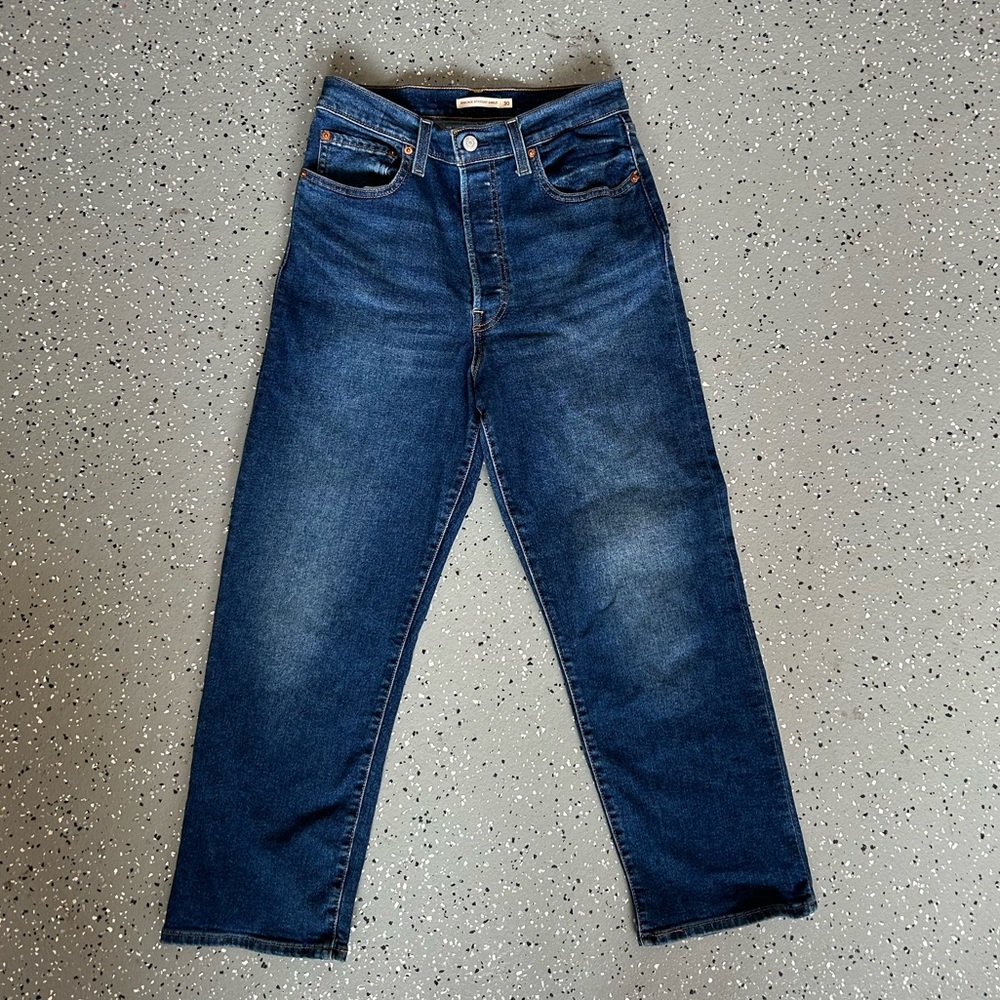 EUC Levi’s Ribcage Ankle Straight Jeans Cropped Button Fly Dark Wash Size 30